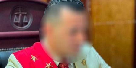 "قلق وتوتر"، أهالي القاضي المزيف يترقبون قرار المحكمة (فيديو)