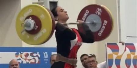 بعد إصابتها بالإغماء بدورة ألعاب البحر المتوسط، طبية الأولمبية توضح حالة الرباعة نورا عصام