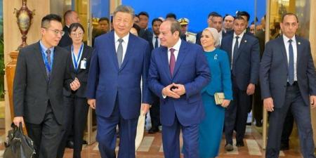 8 صور ترصد استقبال السيسي وقرينته للرئيس الصيني وحرمه