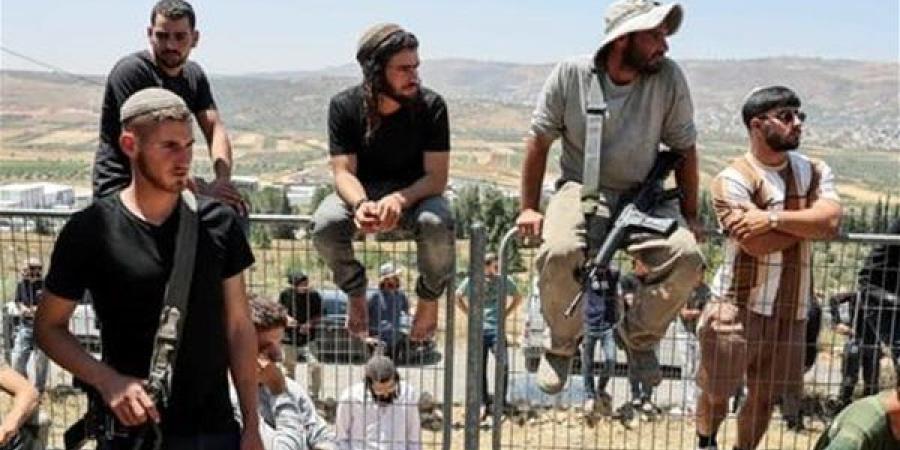 مواجهات بين فلسطينيين ومستوطنين هاجموا منازل في رام الله