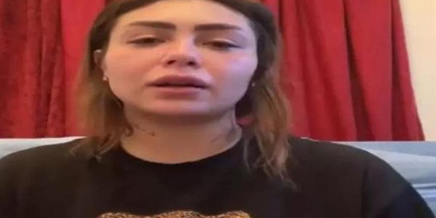 الحكم على البلوجر هدير عبد الرازق في قضية غسل أموال بعد قليل