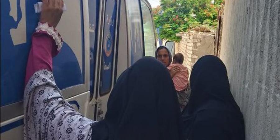 محافظ الإسماعيلية يتابع وصول خدمات تنظيم الأسرة إلى توابع القرى