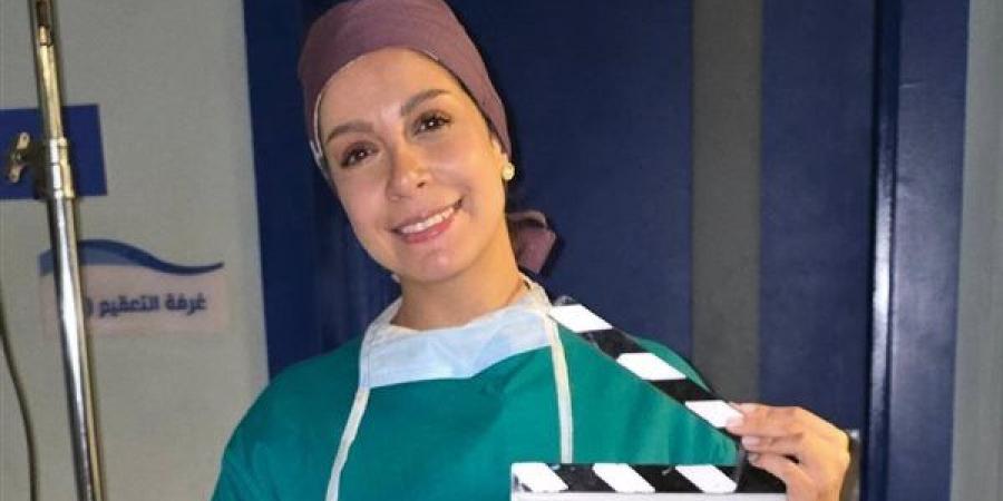 ياسمين رحمي تنشر صورا من كواليس "بنج كلي"