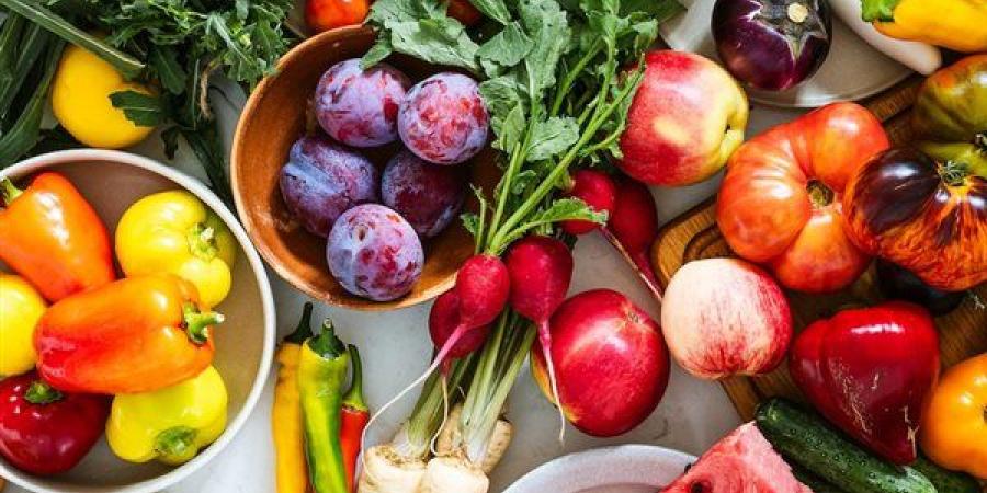 فواكه وخضراوات تساعد في التخلص من انتفاخ القولون