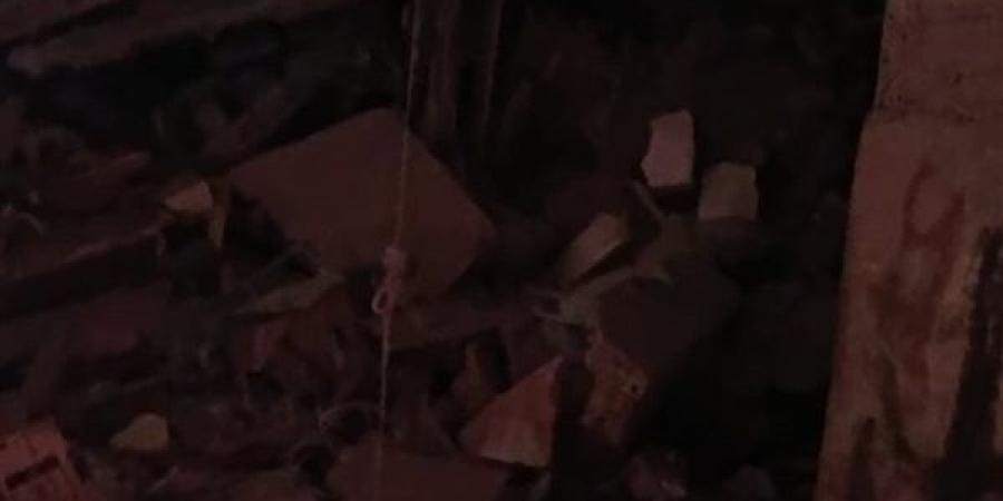 انهيار منزل من 5 طوابق في بنها ونقل مالكه للمستشفى