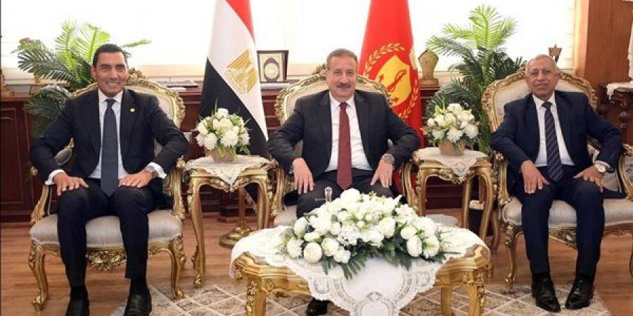 وزير الشباب والرياضة يصل بورسعيد لافتتاح أولمبياد الشركات وتفقد عدد من المنشآت