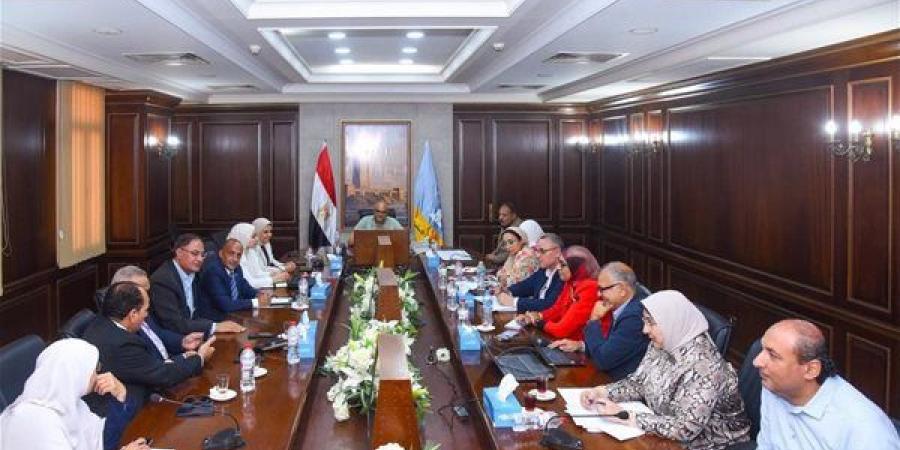 محافظ الإسكندرية يبحث إعادة تأهيل وتطوير "طابية كوسا باشا" الأثرية بأبو قير