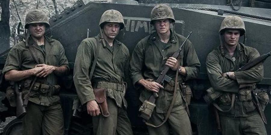 قصة حقيقية عن كرة القدم والحرب العالمية الثانية، نتفليكس تكشف الصور الأولى من فيلم «The Mosquito Bowl»