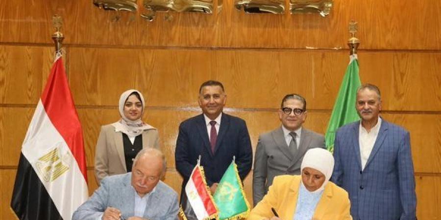 محافظ القليوبية يوقع عقد استغلال مكتبة المنار ببنها لتعظيم الاستفادة من أصول المحافظة