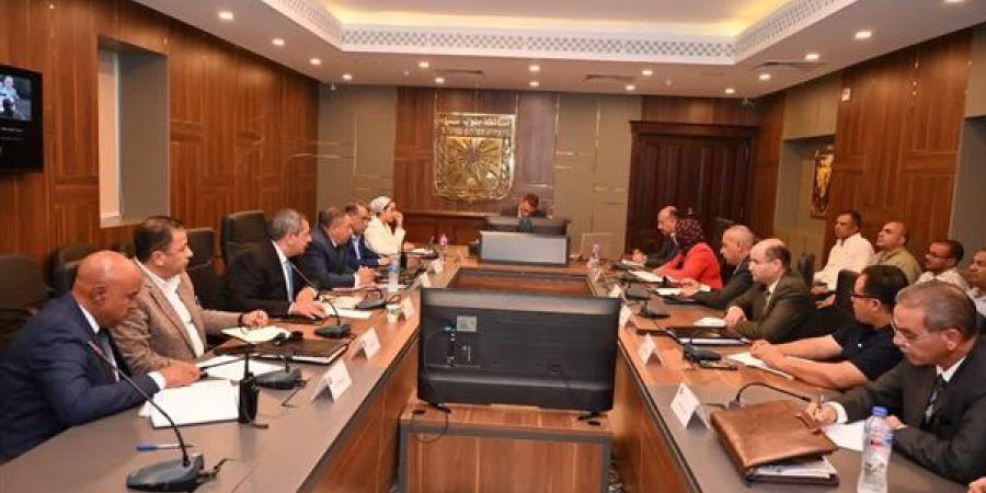 محافظ جنوب سيناء يراجع استعدادات العام الدراسي الجديد